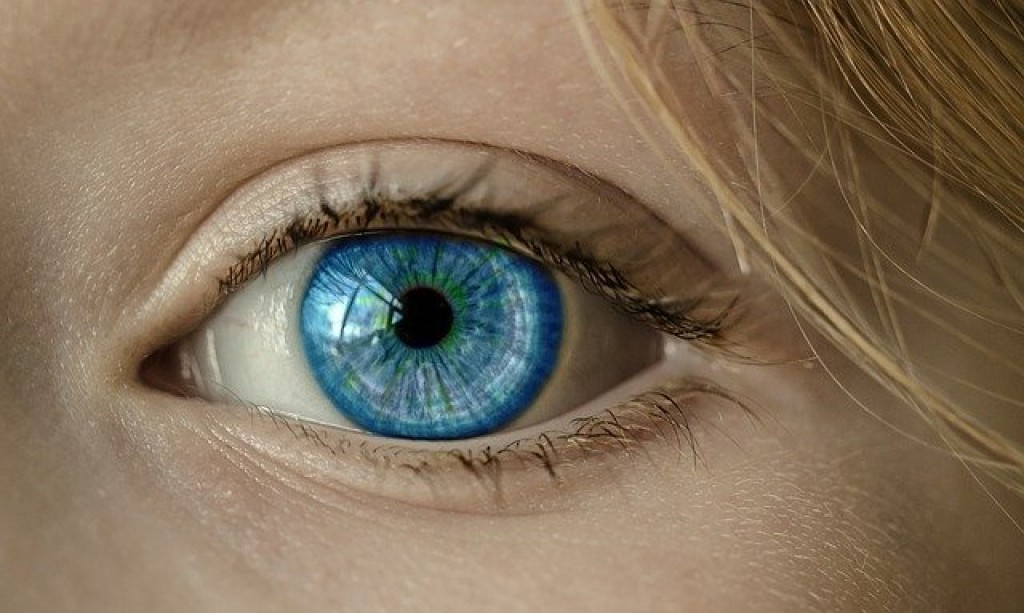 3 skryté faktory, ktoré vážne škodia vašim očiam v zimnom období